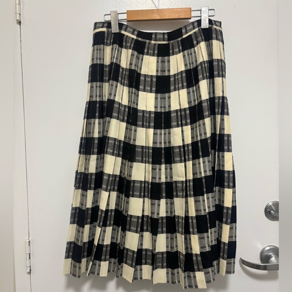 Vintage Tartan Black and White Knee-Length A-Line Kilt Skirt with Pleats - Picture 3 of 7